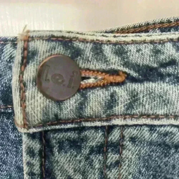LEI Denim Blue Jean Skirt Vintage 90s Y2K Juniors 17" Length Size 9 - Picture 3 of 9